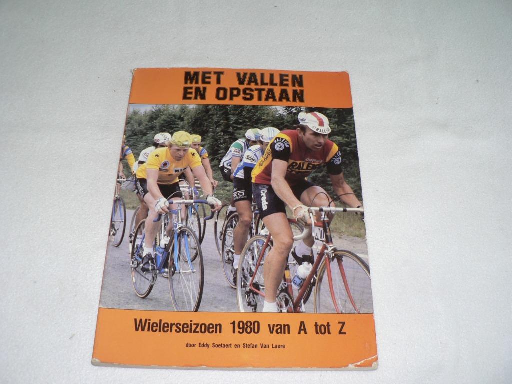 met vallen en opstaan Wielerseizoen 1980 van A tot Z, Boeken, Sportboeken, Gelezen, Lopen en Fietsen, Ophalen of Verzenden