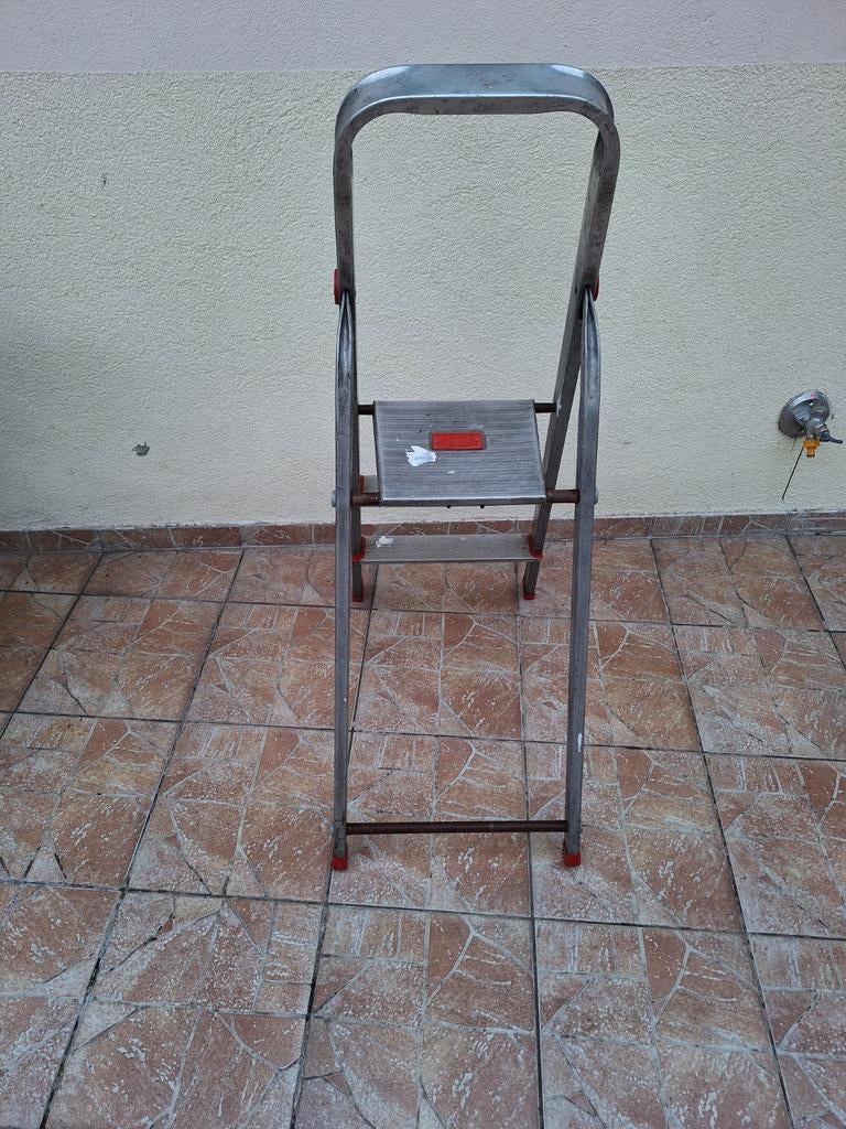 Escabelle en bon 3 marches, Enlèvement ou Envoi