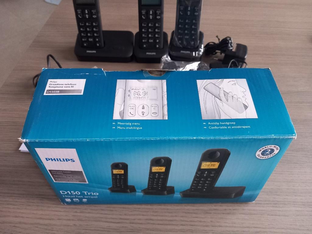 Draadloze handset Philips D150 Trio, Telecommunicatie, Ophalen of Verzenden, Zo goed als nieuw, 3 handsets