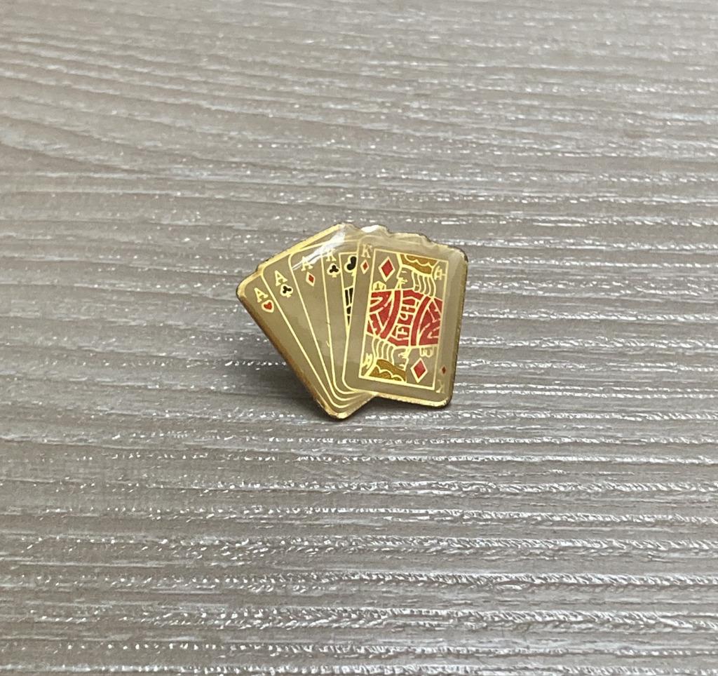 PIN - CARDS - KAARTEN - FULL HOUSE - POKER, Verzamelen, Verzenden, Gebruikt, Overige onderwerpen, Speldje of Pin