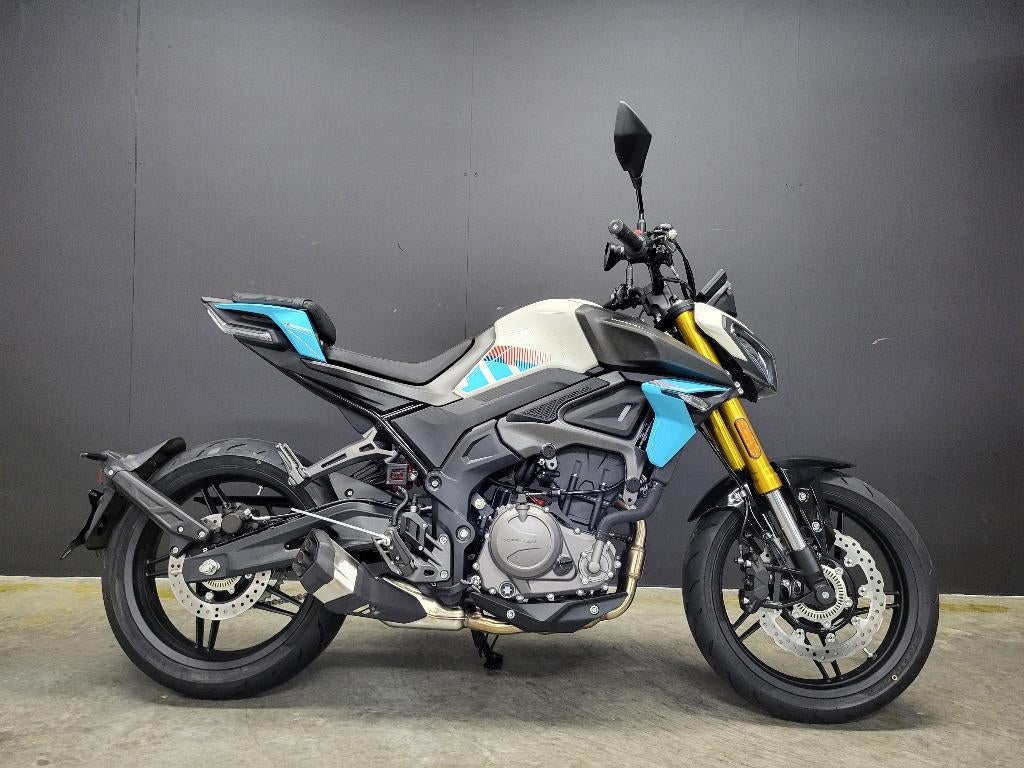 Morbidelli F352 (A2) (2+3 jaar garantie), Entreprise, 2 cylindres, Permis Moto A2 minimum, 12 à 35 kW