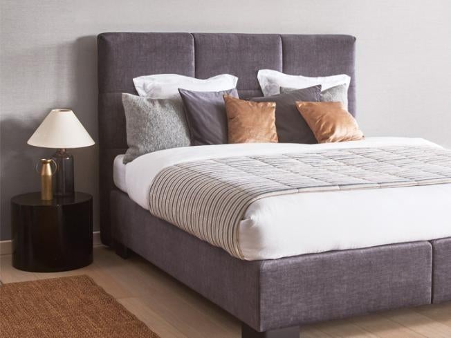 Boxspring BEKA met matras, Mooi en degelijk bed in neutrale kleur., Comme neuf, Enlèvement, 200 cm