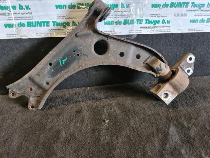 Bras de suspension avant gauche d'un Volkswagen Caddy, Autos : Pièces & Accessoires, Enlèvement ou Envoi, 3 mois de garantie, Utilisé
