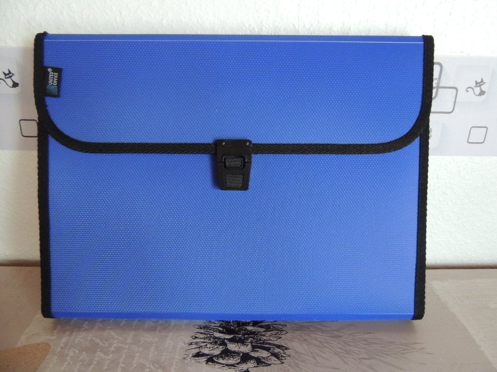 Farde - Porte document bleu, Enlèvement