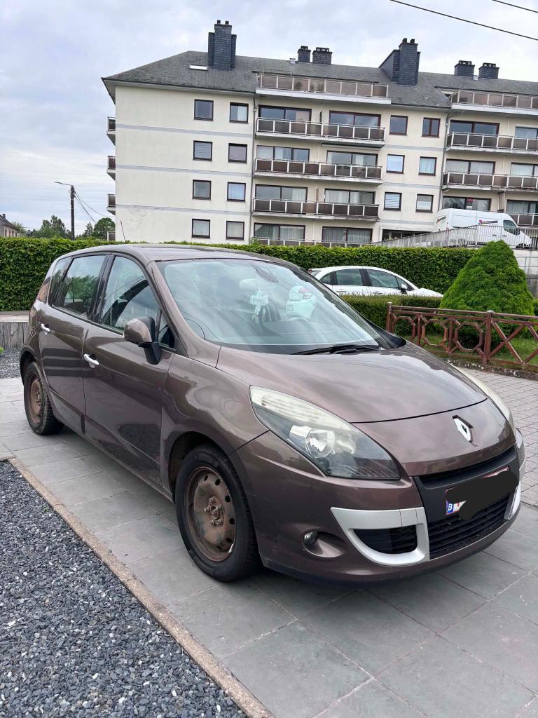 RENAULT SCENIC BRUNE ANNEE 05/2010, 144 g/km, Boîte manuelle, Aide au démarrage en côte, 5 portes
