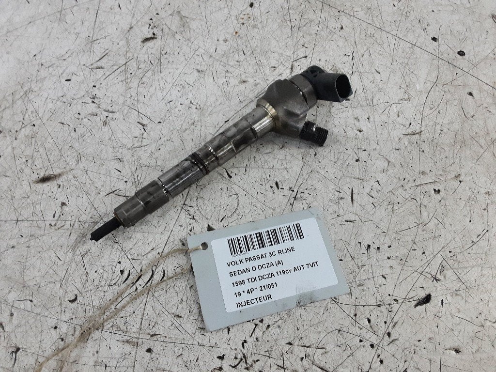 INJECTOR BRANDSTOF Volkswagen Passat (3G2) (04L130277AD), Auto-onderdelen, Gebruikt, Volkswagen, Mevr. I. Hauben, Rue de l'Espoir 34 34
4030  GRIVEGNÉE, BE