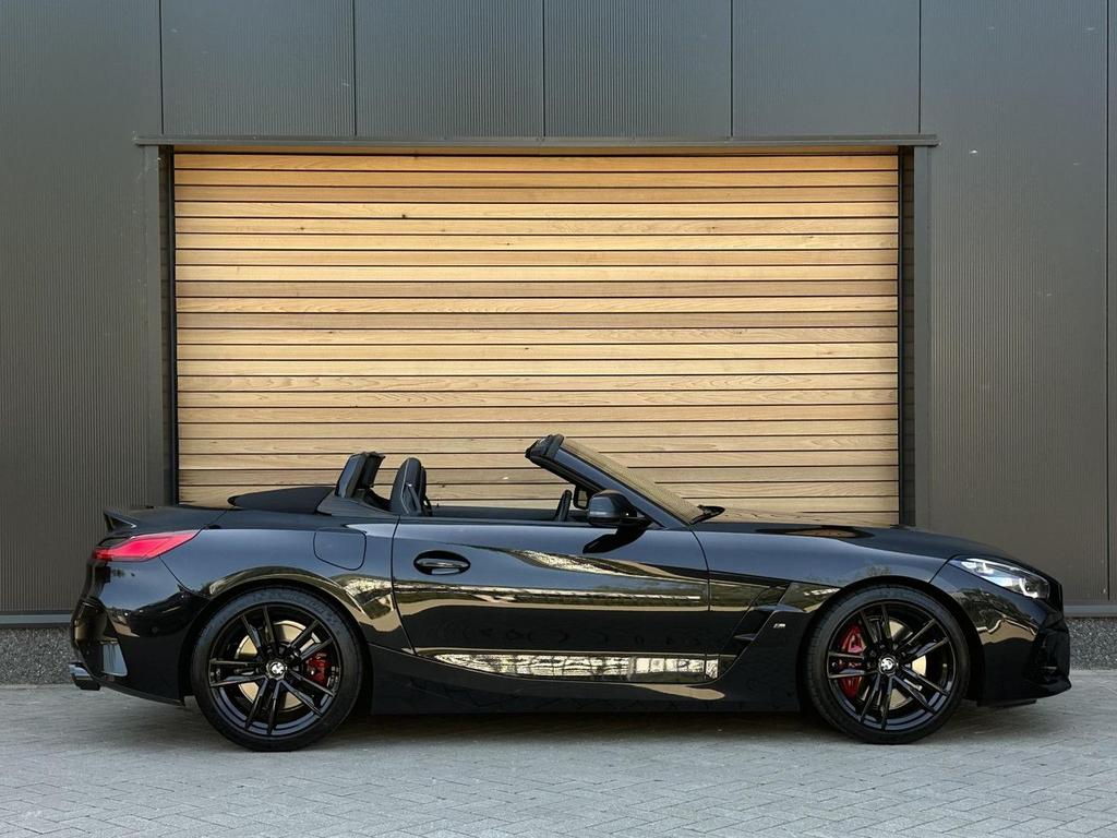 BMW Z4 M40 Roadster M40i High Executive H&K|HEAD-UP|REMUS|EL, Auto's, BMW, Automaat, Zwart, Cabriolet, Zwart