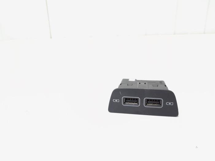 AUX/USB aansluiting van een Volkswagen Polo, Gebruikt, -, Volkswagen, -