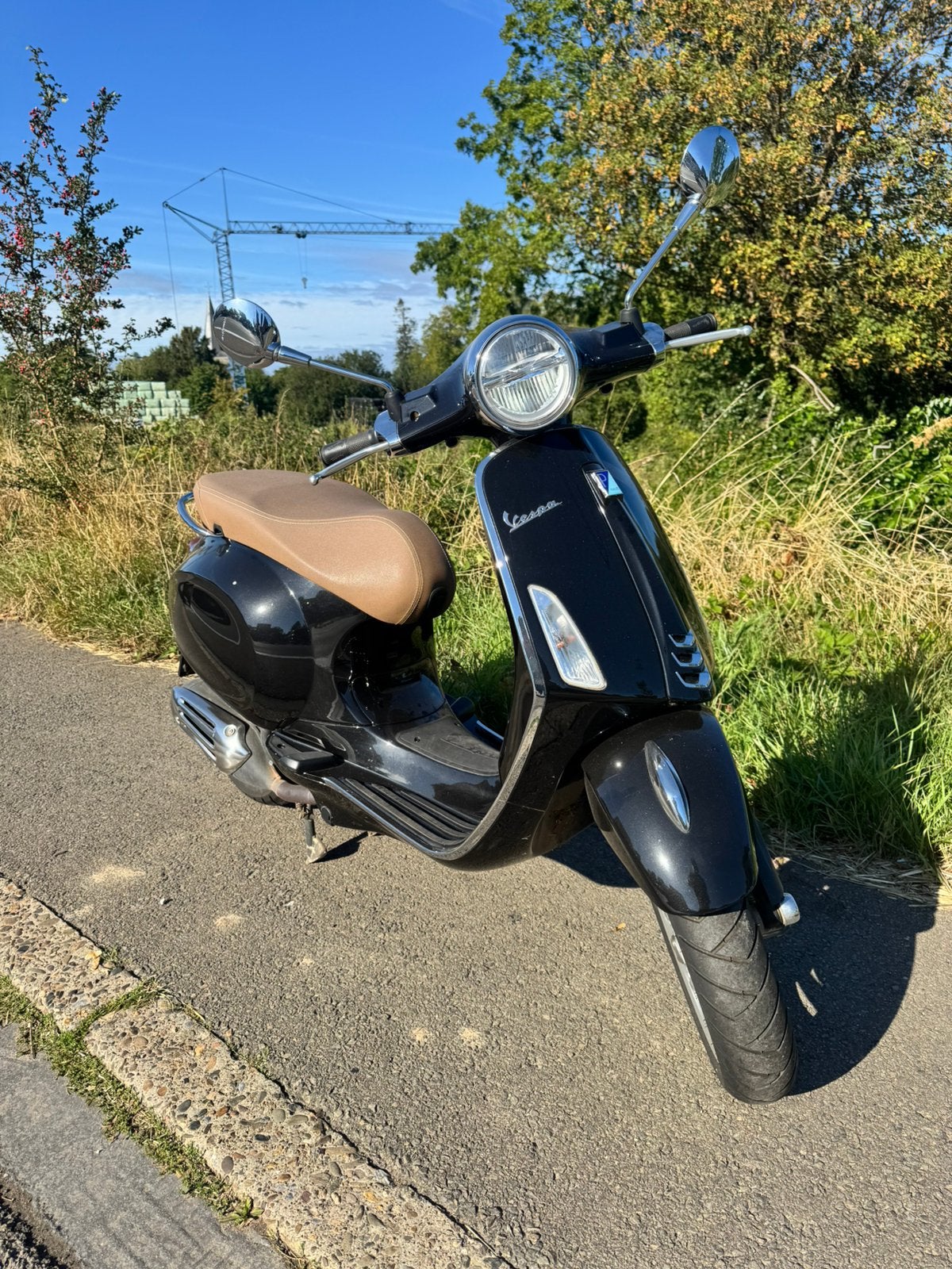 Vespa Primavera 50 Nero Gloss | 25 km/u | 2.883 km | 2022, Fietsen en Brommers, Vespa, Overige modellen, Vespa, Klasse A (25 km/u)