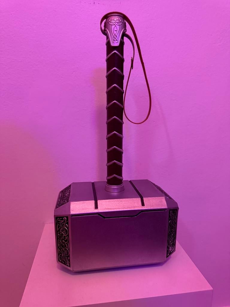 Thor Mjolnir hamer marvel, Ophalen of Verzenden, Zo goed als nieuw