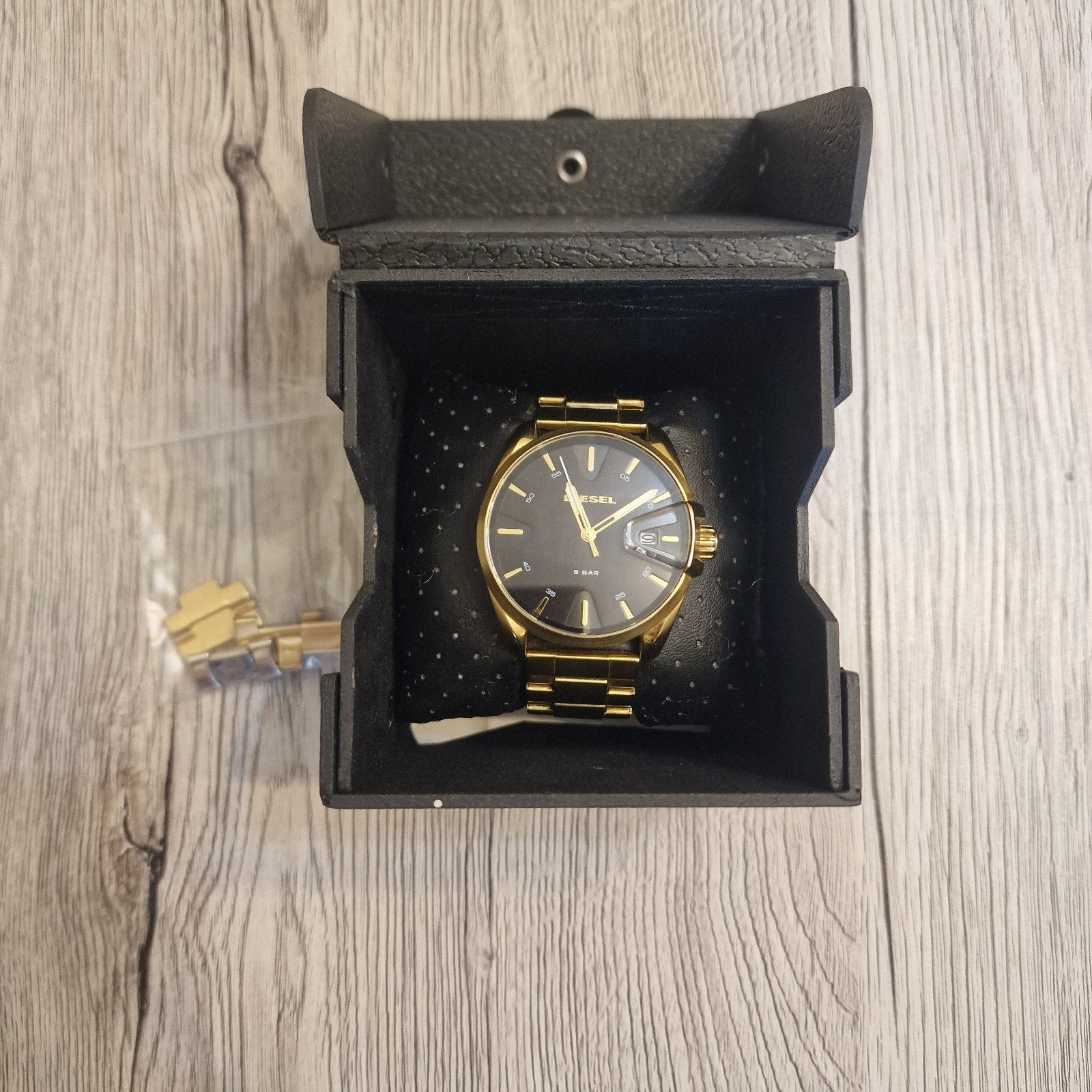 Montre DIESEL doré, Montre-bracelet, Autres marques, Enlèvement ou Envoi, Acier