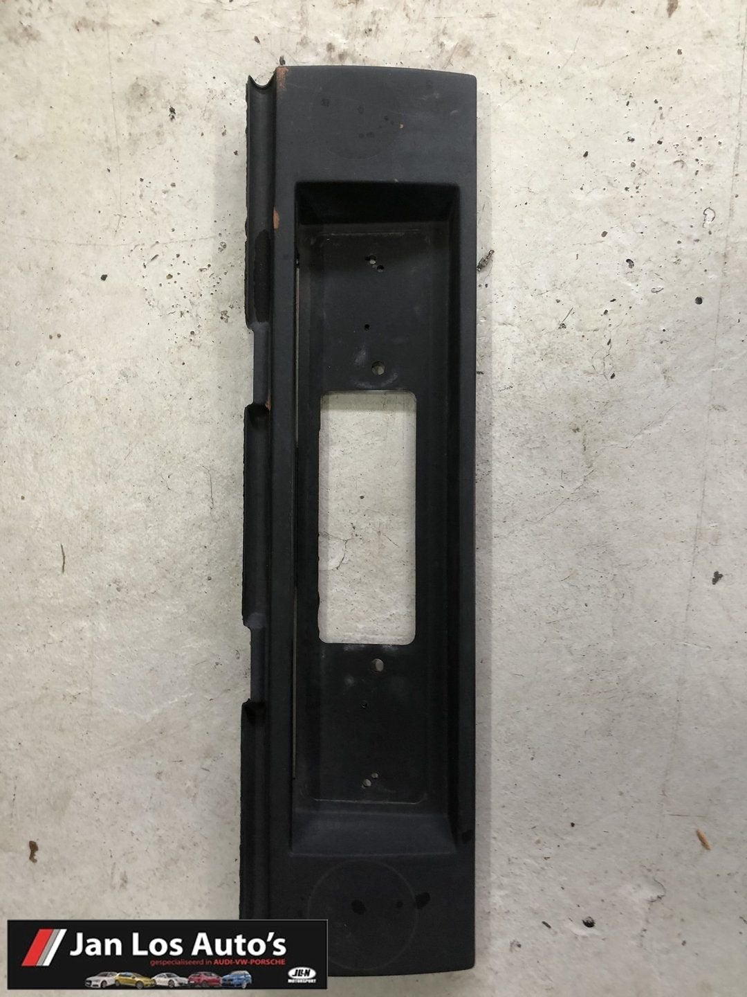Audi 80 B2 typ 81 Kentekenplaathouder middenplaat 84-87, -, Audi, Utilisé, -