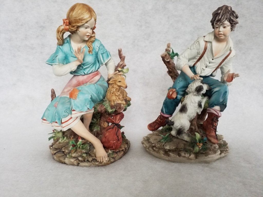 Koppeltje in bisciut  jongen  en meisje  met elk 1 hond, Verzamelen, Ophalen, Gebruikt, Mens