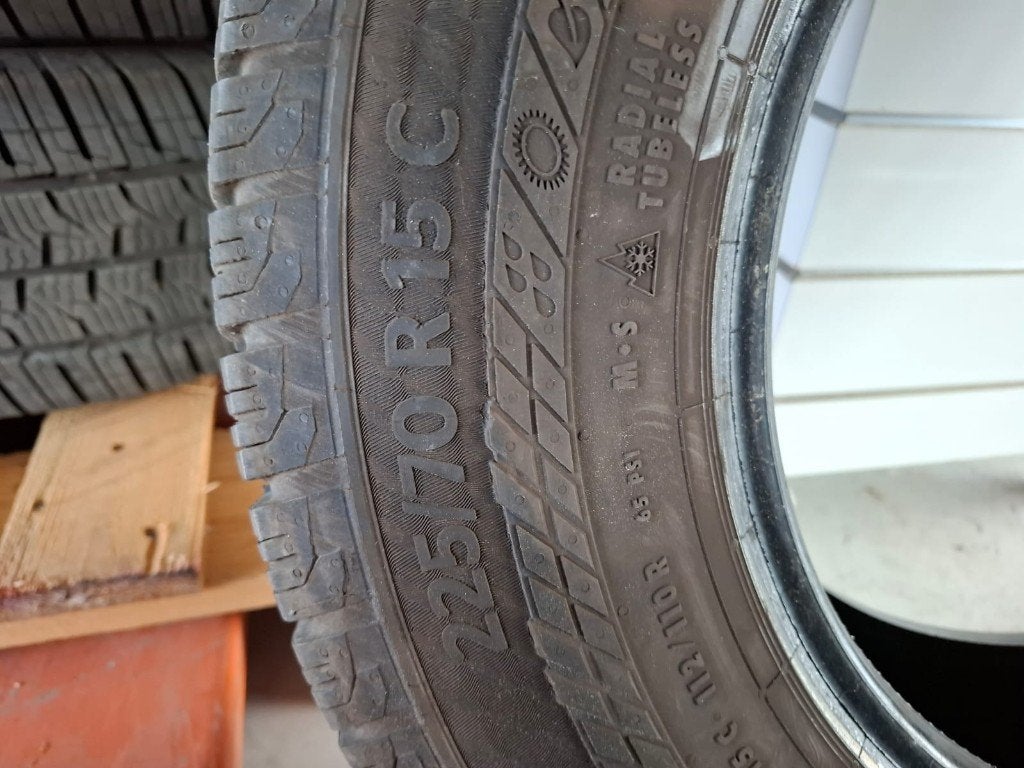 4x Continental VancoWinter banden 225/70 R15C, Ophalen, Bestelwagen, All Season, Band(en)