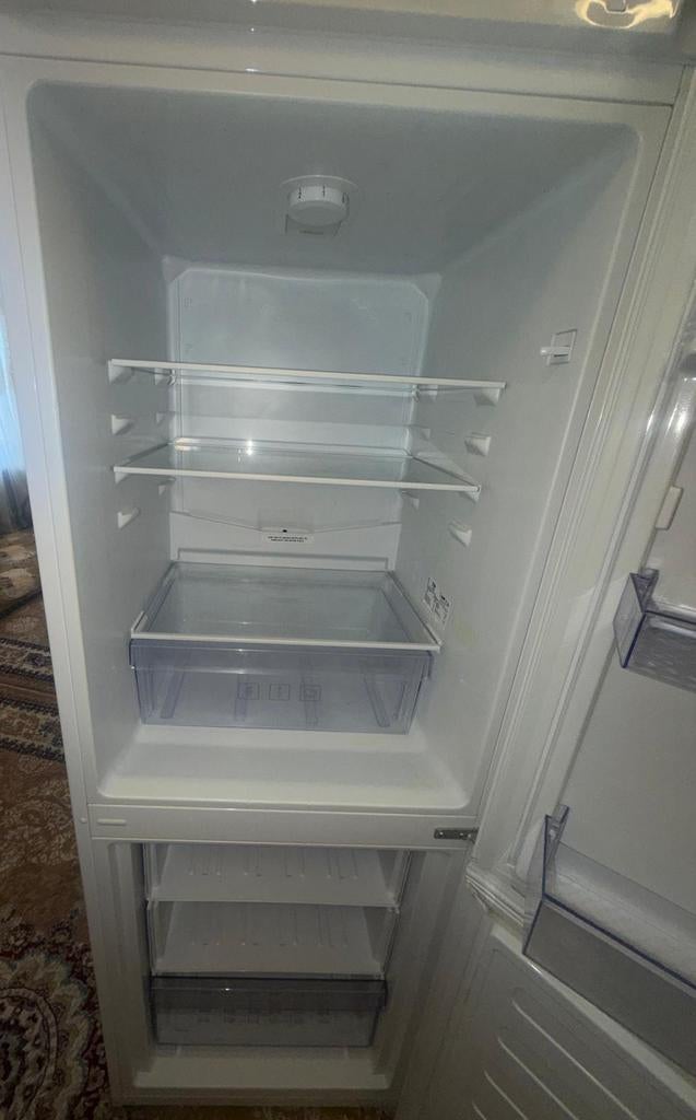 Réfrigérateur Beko (réfrigérateur-congélateur). 232L, 86W., Electroménager, Enlèvement, Comme neuf