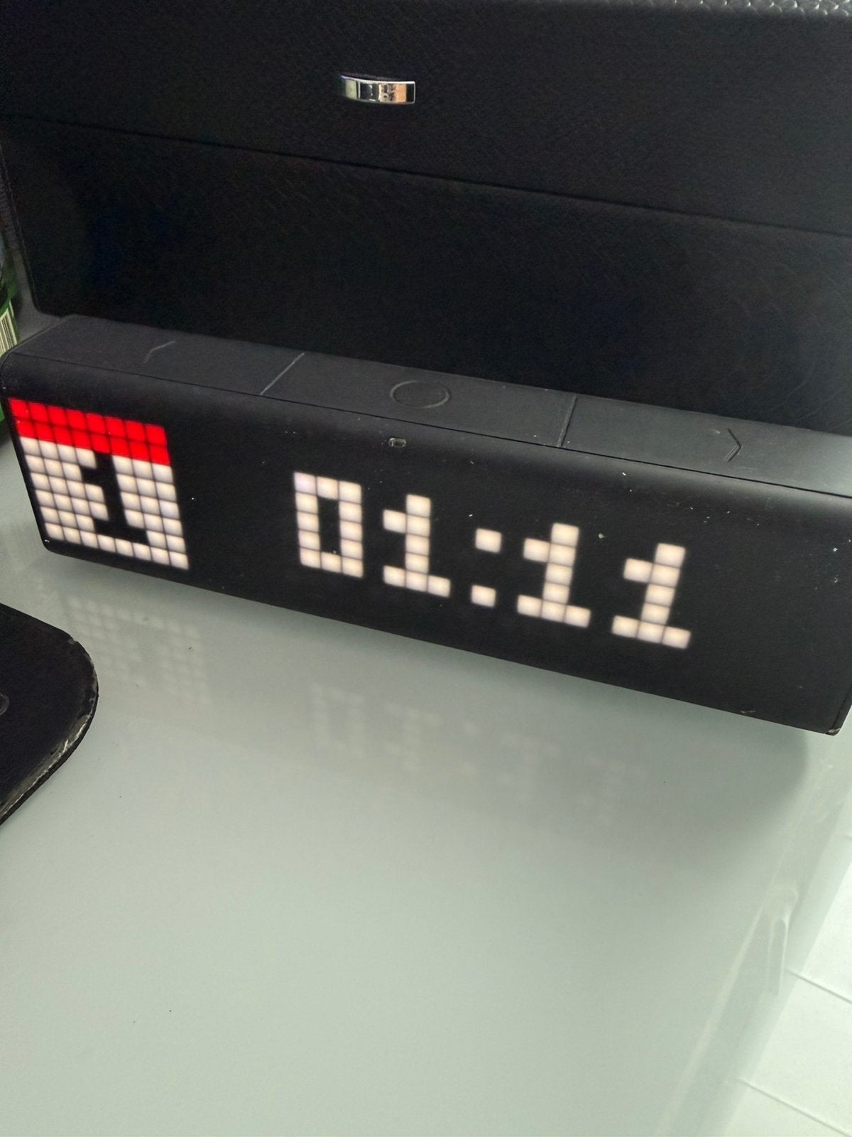 Lametric reveil facebook instagram calendrier, Enlèvement, Comme neuf