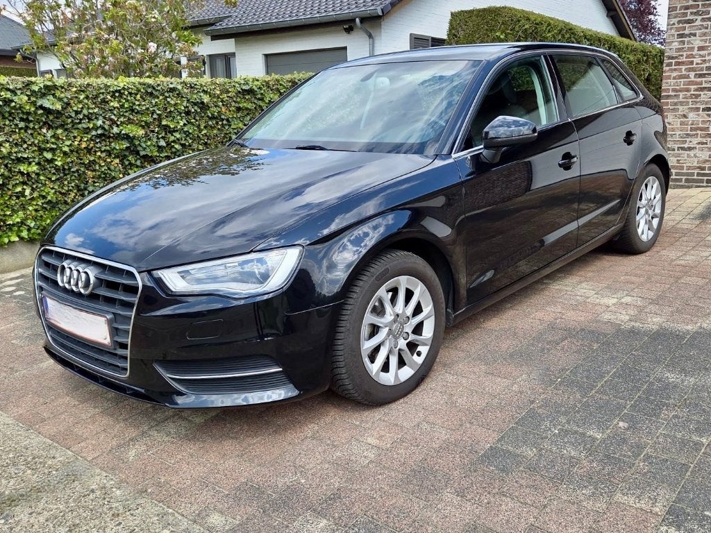 AUDI A3 Sportback 1.6 TDI AUTOMATIQUE EN CUIR, Cuir, Achat, Entreprise, Entretenue par le concessionnaire