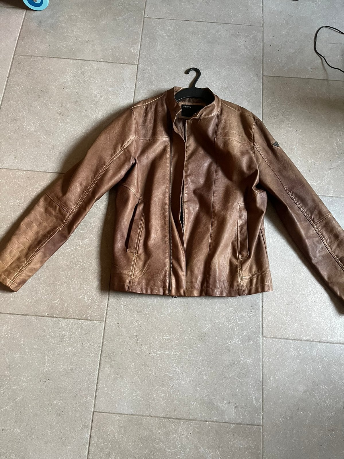 Veste en cuir Guess, Enlèvement, Porté, Taille 42/44 (L)