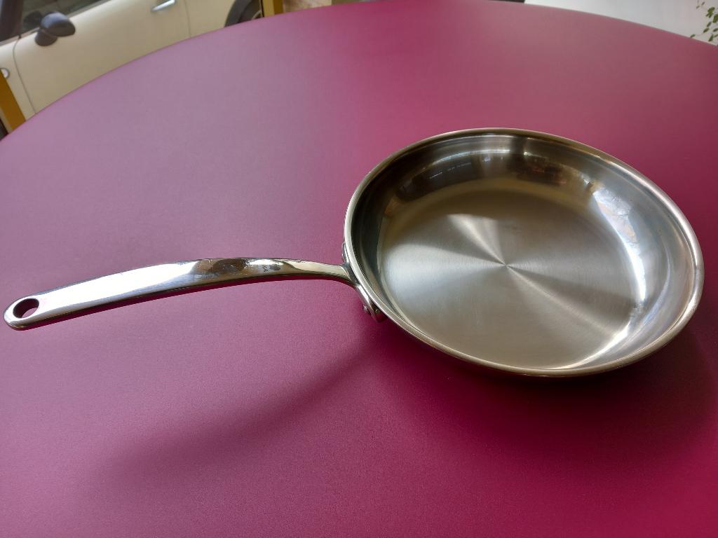 Bakpan "BEKA",inox 18/10, Huis en Inrichting, Keuken | Potten en Pannen, Ophalen, Inox, Gebruikt, Keramische plaat