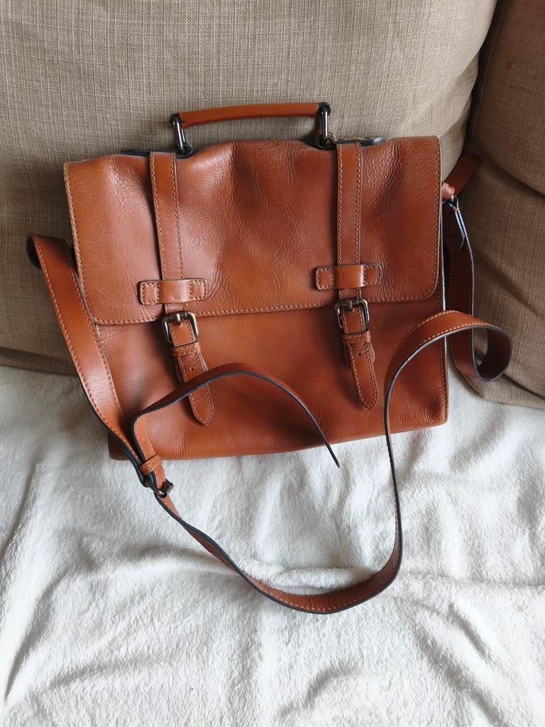 leren tas voor dames, postbode-stijl