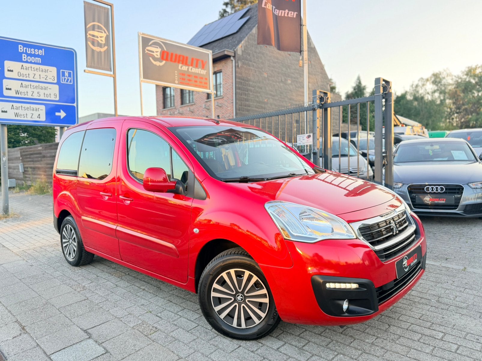 Peugeot Partner Tepee Active 1.2i 140dkm Navi Pdc Euro6b, Auto's, Voorwielaandrijving, Testrit aan huis, Euro 6, 1199 cc