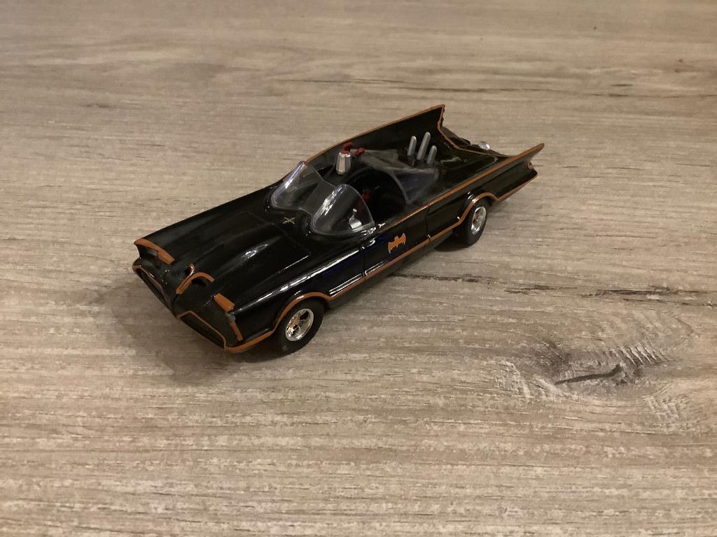 Batman Batmobile miniatuur auto (Schaal 1/32), Verzamelen, Ophalen of Verzenden, Zo goed als nieuw, Film, Beeldje, Replica of Model