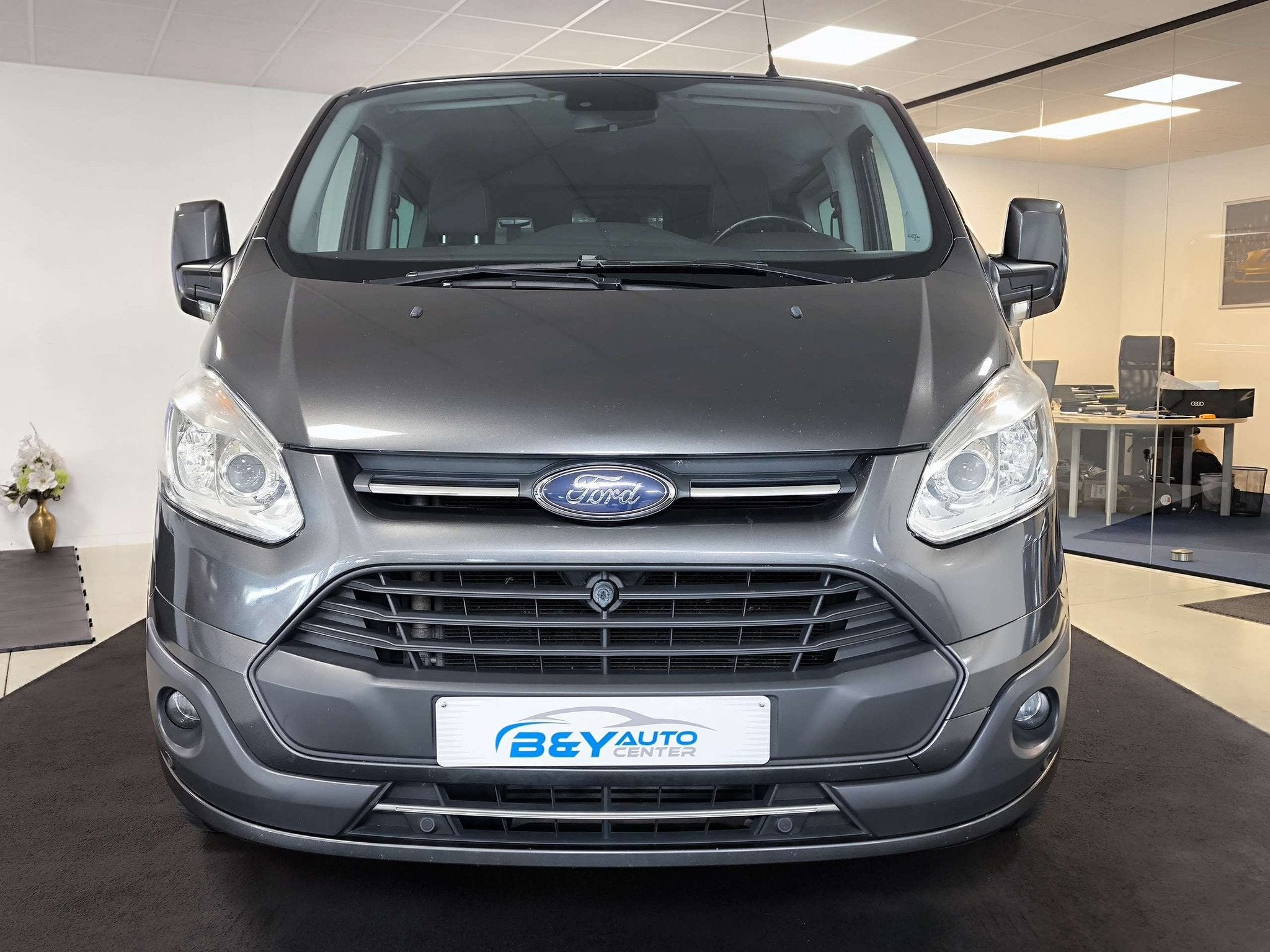 Ford Tourneo Custom 2.0 TDCi L1H1 Titanium - Dubbel cabine -, Autos, Ford, Euro 6, Entreprise, Boîte manuelle, 5 portes