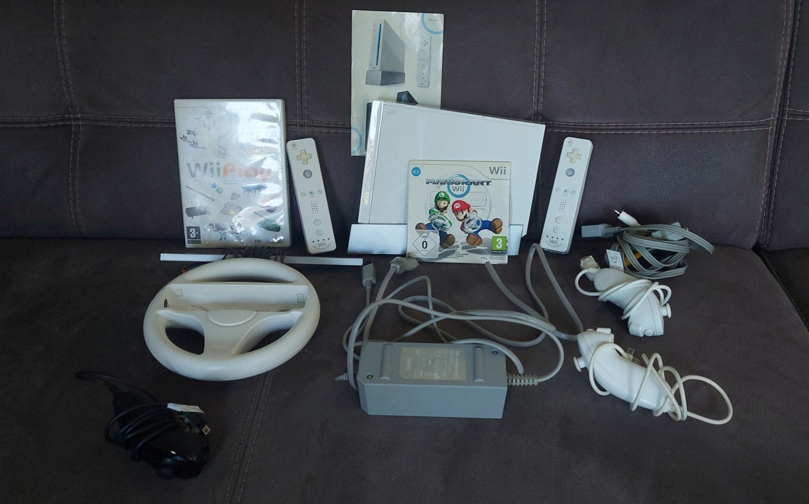 Nintendo Wii RVL-001 + Mario Kart + 3 Wiimotes, Games en Spelcomputers, Spelcomputers | Sony PlayStation 2, Overige kleuren, Ophalen of Verzenden