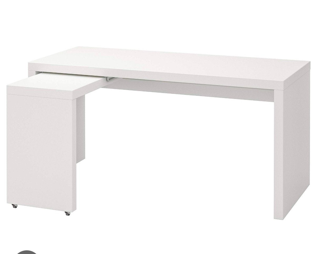 Malm bureau met zijdeel IKEA, Ophalen, Zo goed als nieuw, IKEA