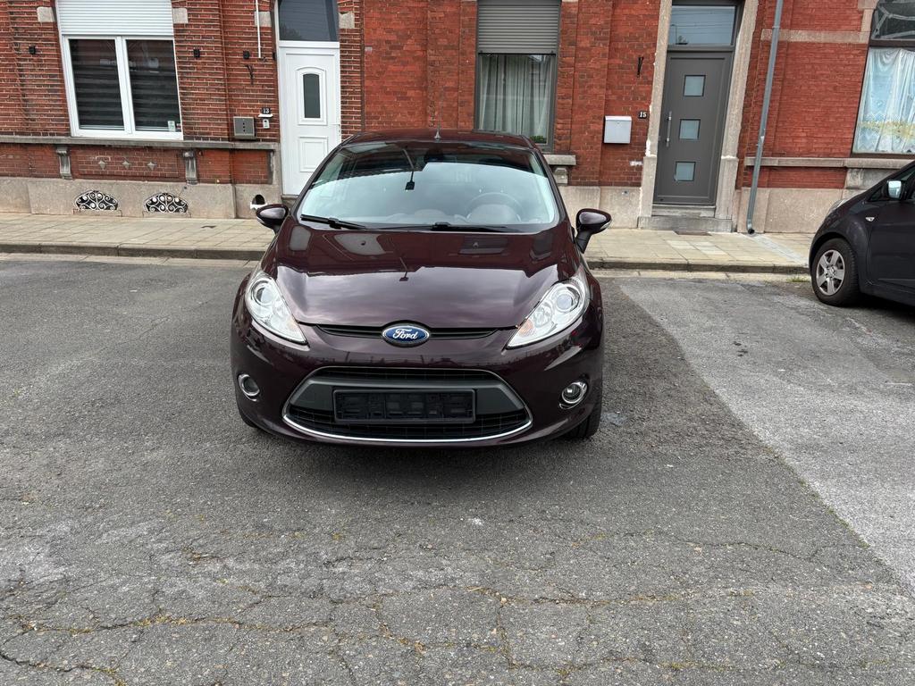 Ford Fiesta 1.3 essence – 2009 – 129 000km, Autos, Boîte manuelle, Autres couleurs, 5 portes, Berline