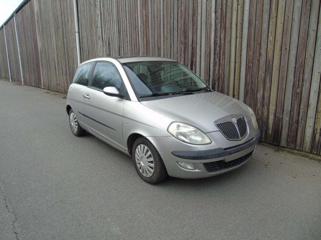Lancia Ypsilon AUTOMATIQUE 1.4 16V Toit Ouvrant (Pano), Clim, Autos, Argent ou Gris, Achat, Bleu, Berline
