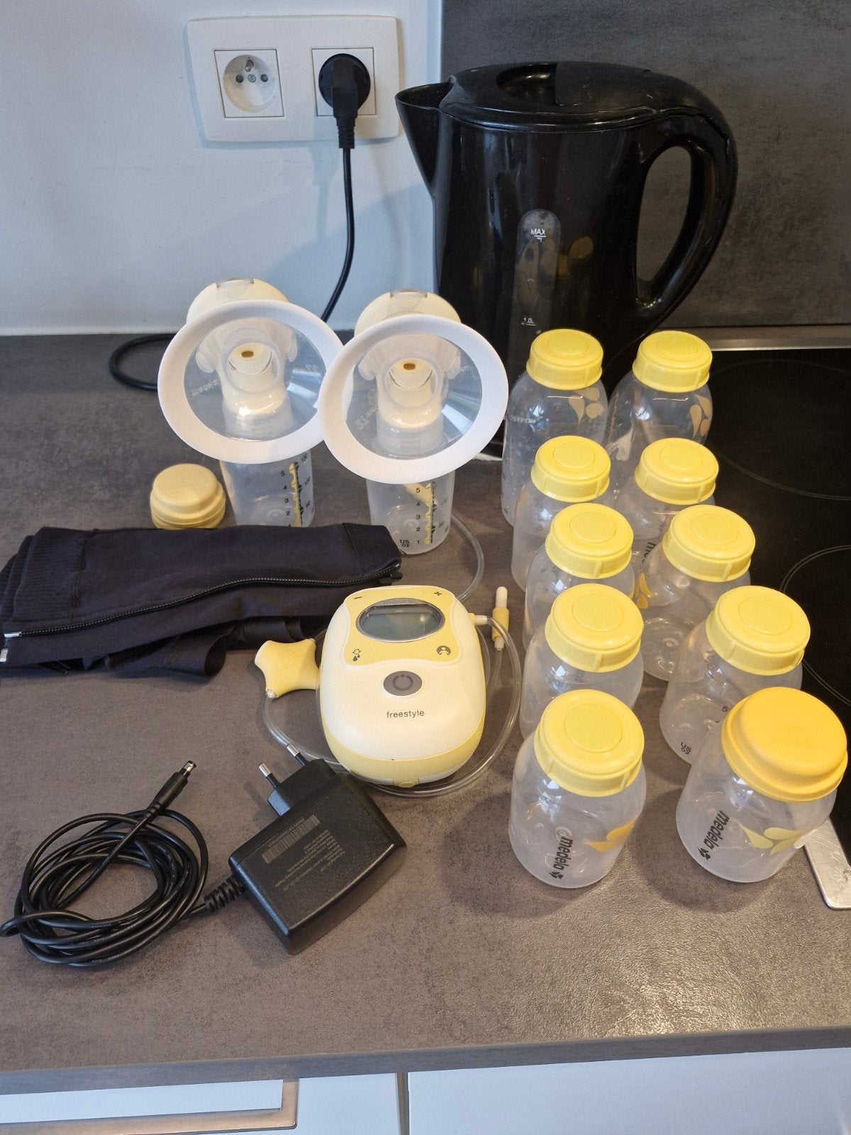 Elektrische borstkolf Medela + toebehoren, Kinderen en Baby's, Ophalen, Borstkolf