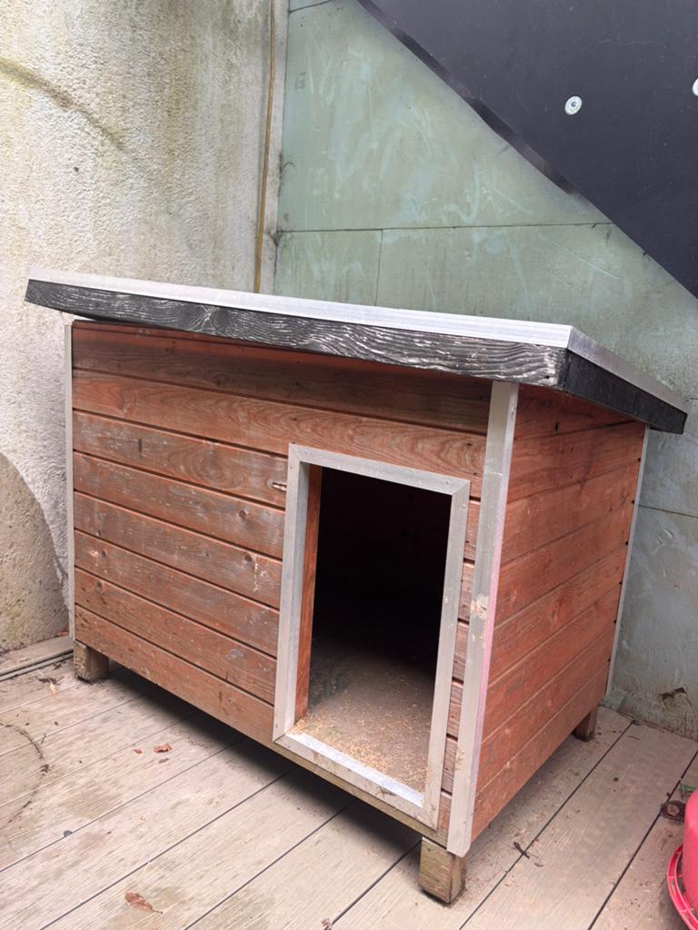 Niche pour chien, Animaux & Accessoires, Enlèvement, Utilisé, 110 cm ou plus, Niche à chien