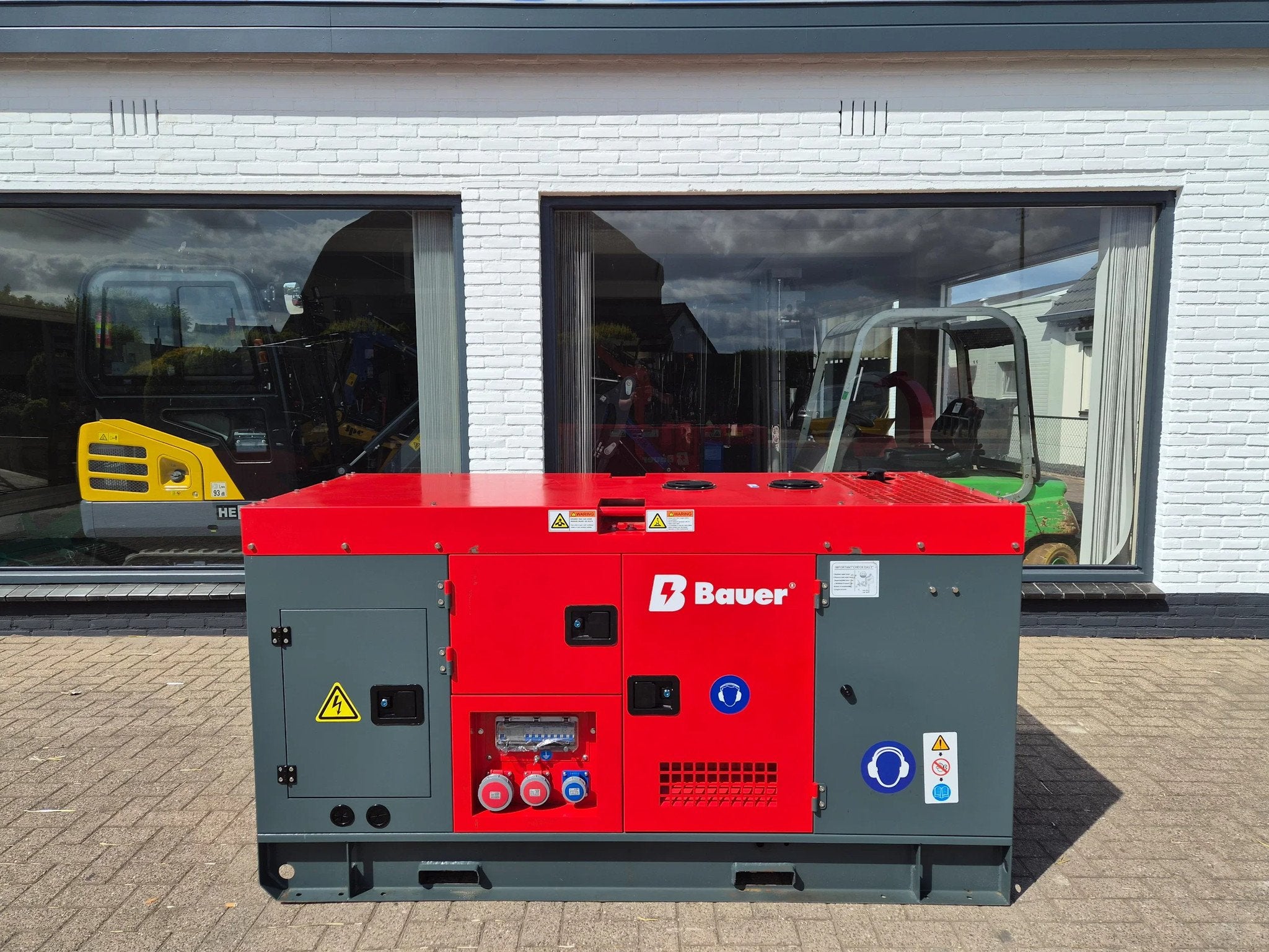Bauer Generator 30 kva noodstroom aggregaat, Articles professionnels