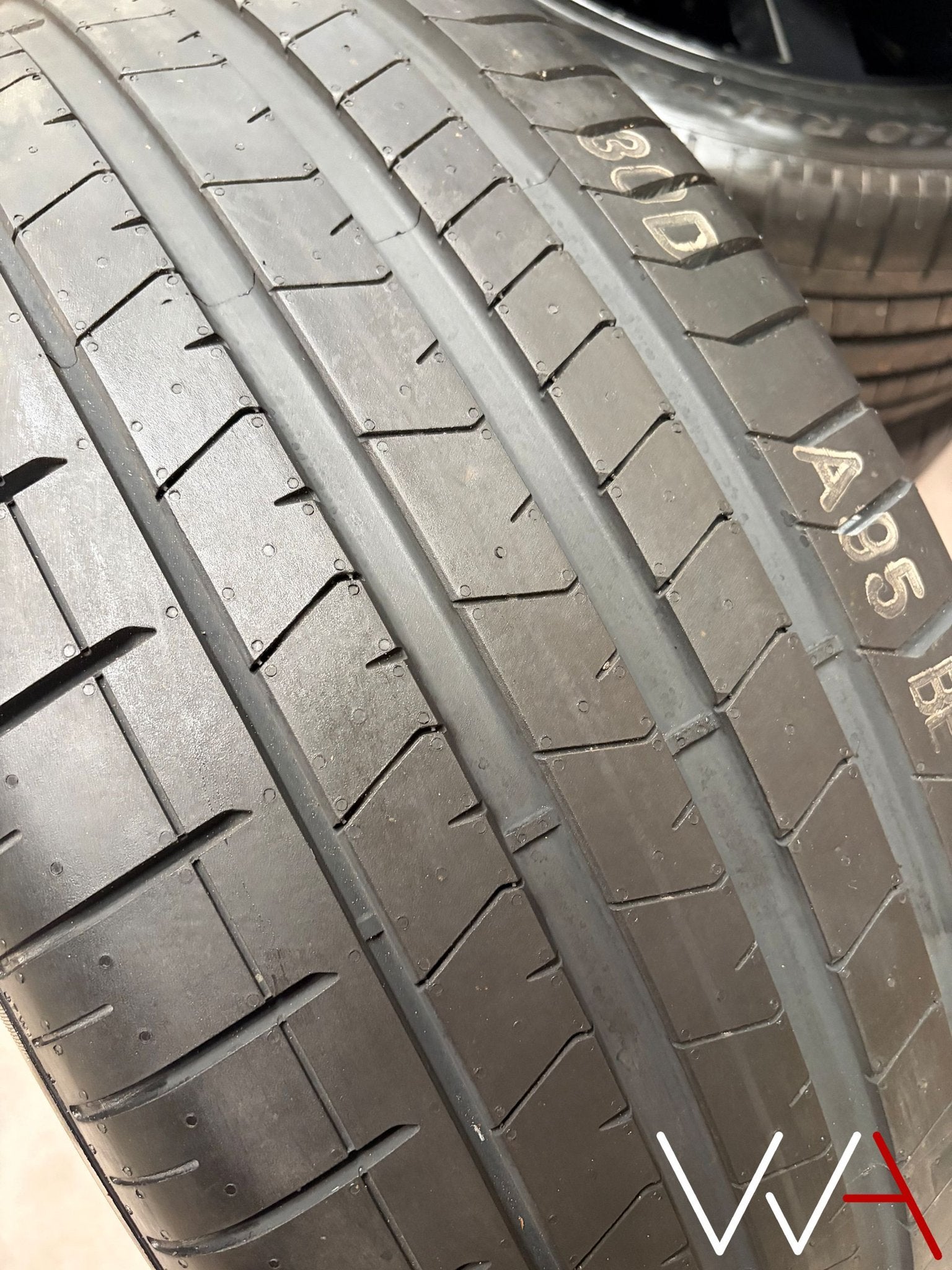 21'' Volkswagen Touareg CR7 Suzuka velgen 2025 BTW set, Auto-onderdelen, Banden en Velgen, Gebruikt, -, -, Banden en Velgen