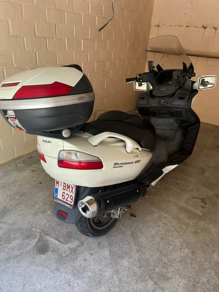Suzuki Burgman 650 Executive, Fietsen en Brommers, Scooters | Peugeot, Gebruikt, Elektrisch, Ophalen