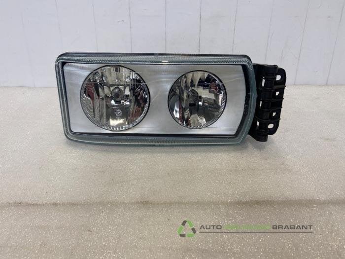 Phare droit d'un Iveco EuroCargo, -, 3 mois de garantie, Utilisé, -