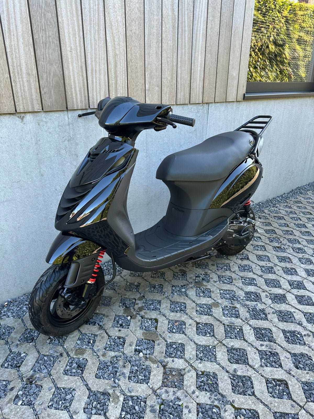 Configuration haut de gamme Piaggio Zip A1 BE, Vélos & Vélomoteurs, Enlèvement, Comme neuf, Essence, Zip