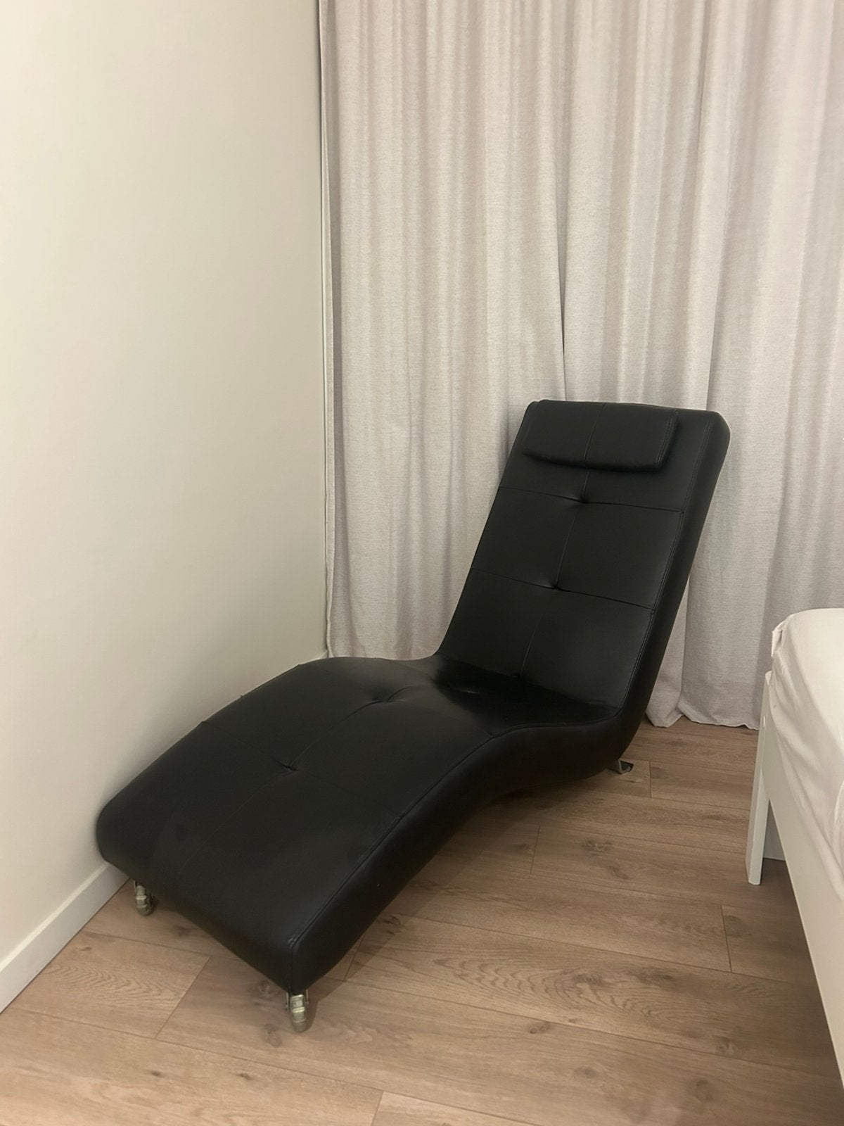Fauteuil van echt zwart leer, Ophalen, Zo goed als nieuw
