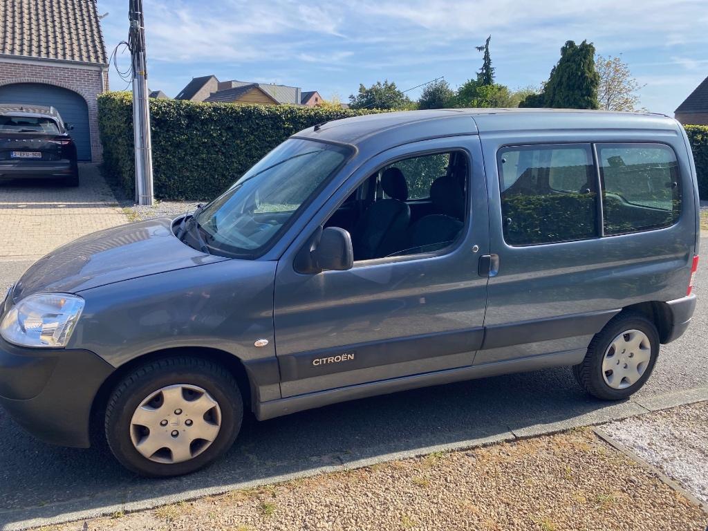 Citroen Berlingo 1600 D (motorschade), Auto's, Citroën, Particulier, Berlingo, Diesel, Handgeschakeld, Blauw, Voorwielaandrijving