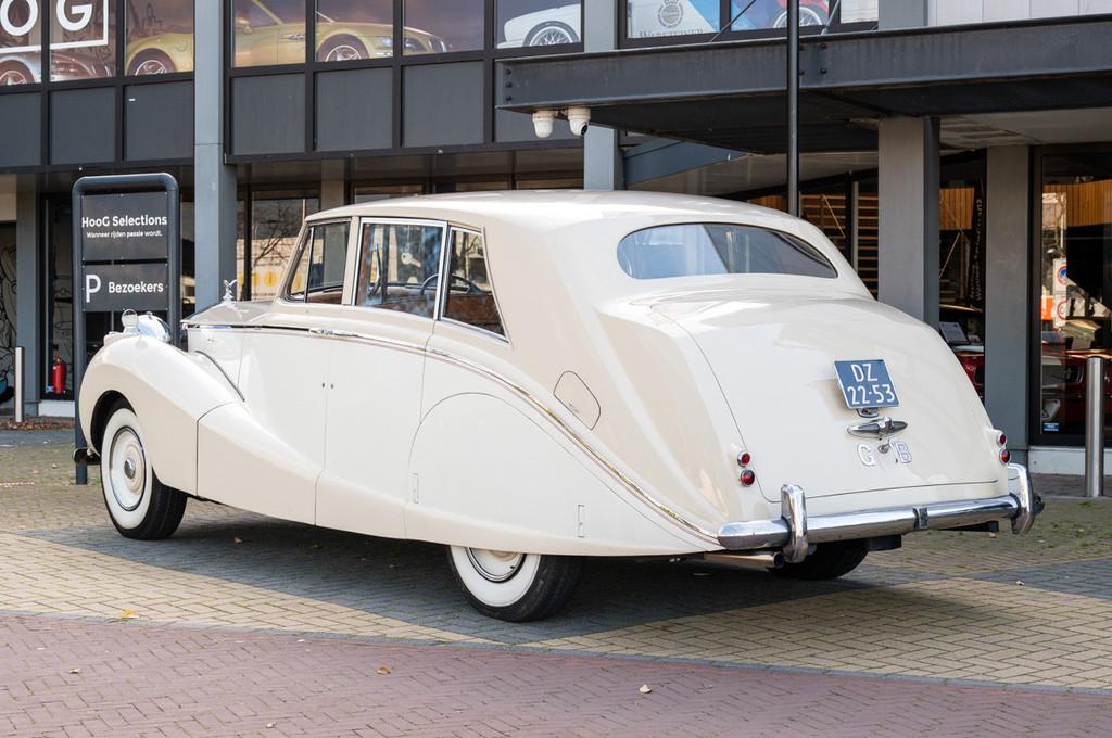 Rolls-Royce Silver Wraith Hooper LWB (bj 1954, automaat), Automaat, 4 deurs, Stof, Beige