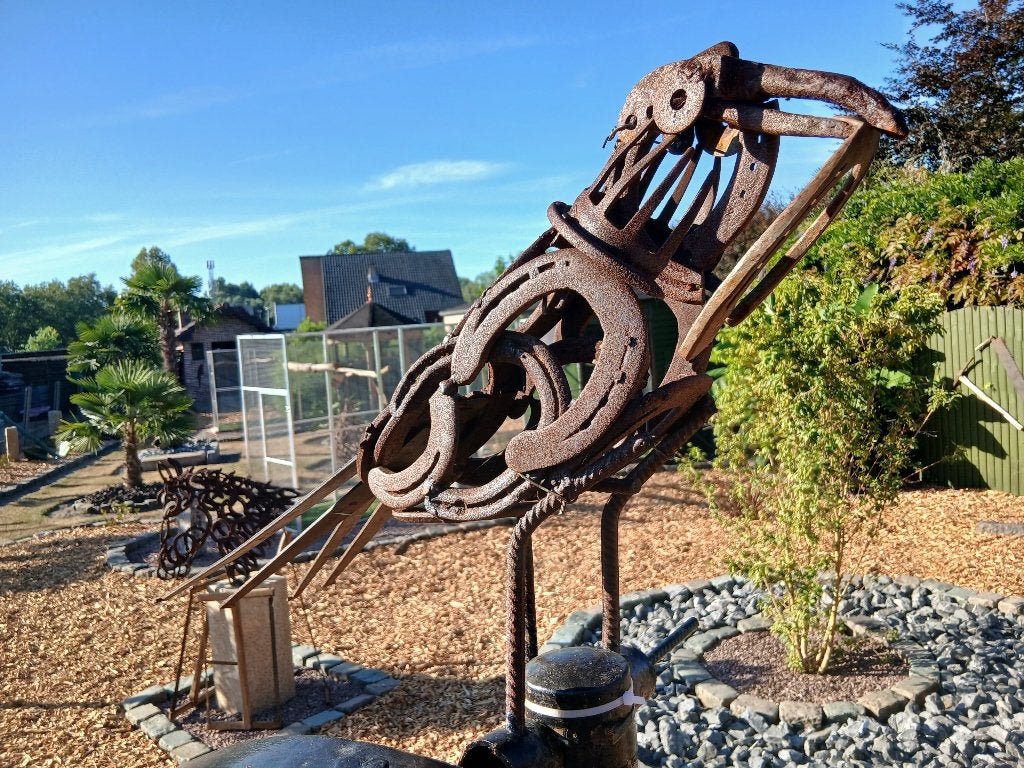 tuinbeeld,kunst ,  gemaakt van oud ijzer materiaal ( vogel ), Tuin en Terras, Tuinbeelden, Ophalen, Zo goed als nieuw, Metaal