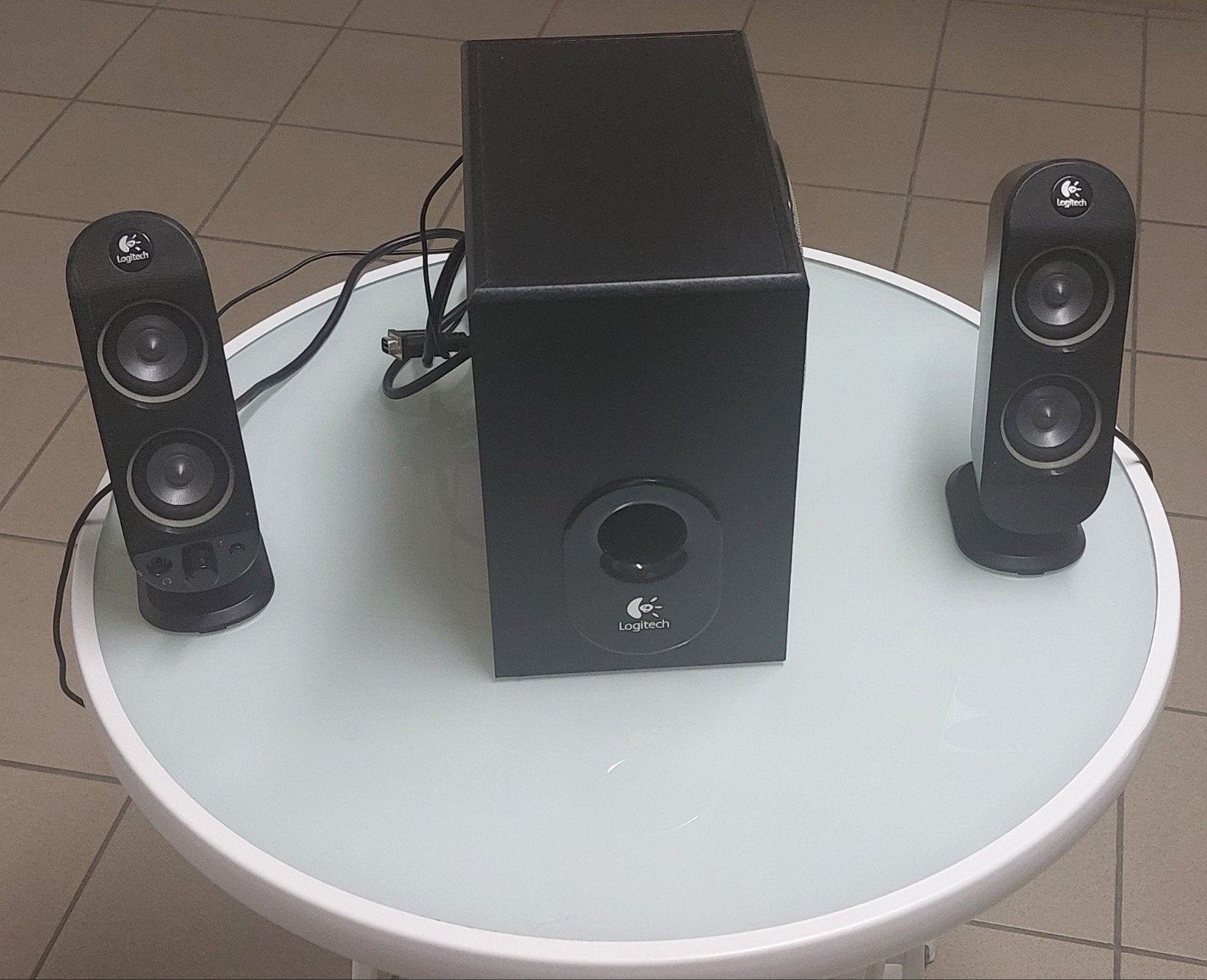 Ensemble d'enceintes Logitech X-230, Enlèvement
