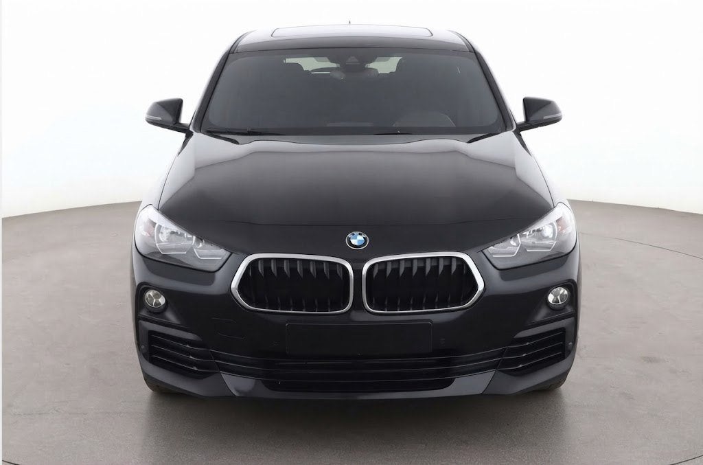 BMW X2 SDrive 18i noire 2020 Essence / Automatique/car-pass, Autos, https://public.car-pass.be/verify/3085-7249-1789, Volant multifonction