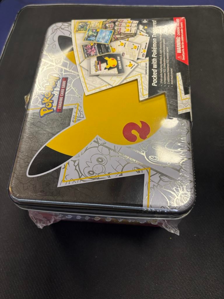 Pokemon celebration chest sealed, Ophalen, Zo goed als nieuw