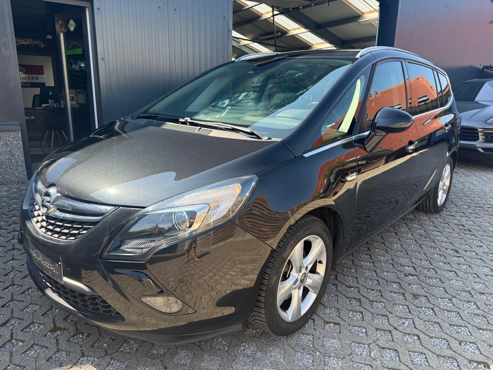 Opel Zafira TOURER - Benzine - 7 plaatsen, Autos, Opel, Euro 5, Achat, Entreprise, Noir