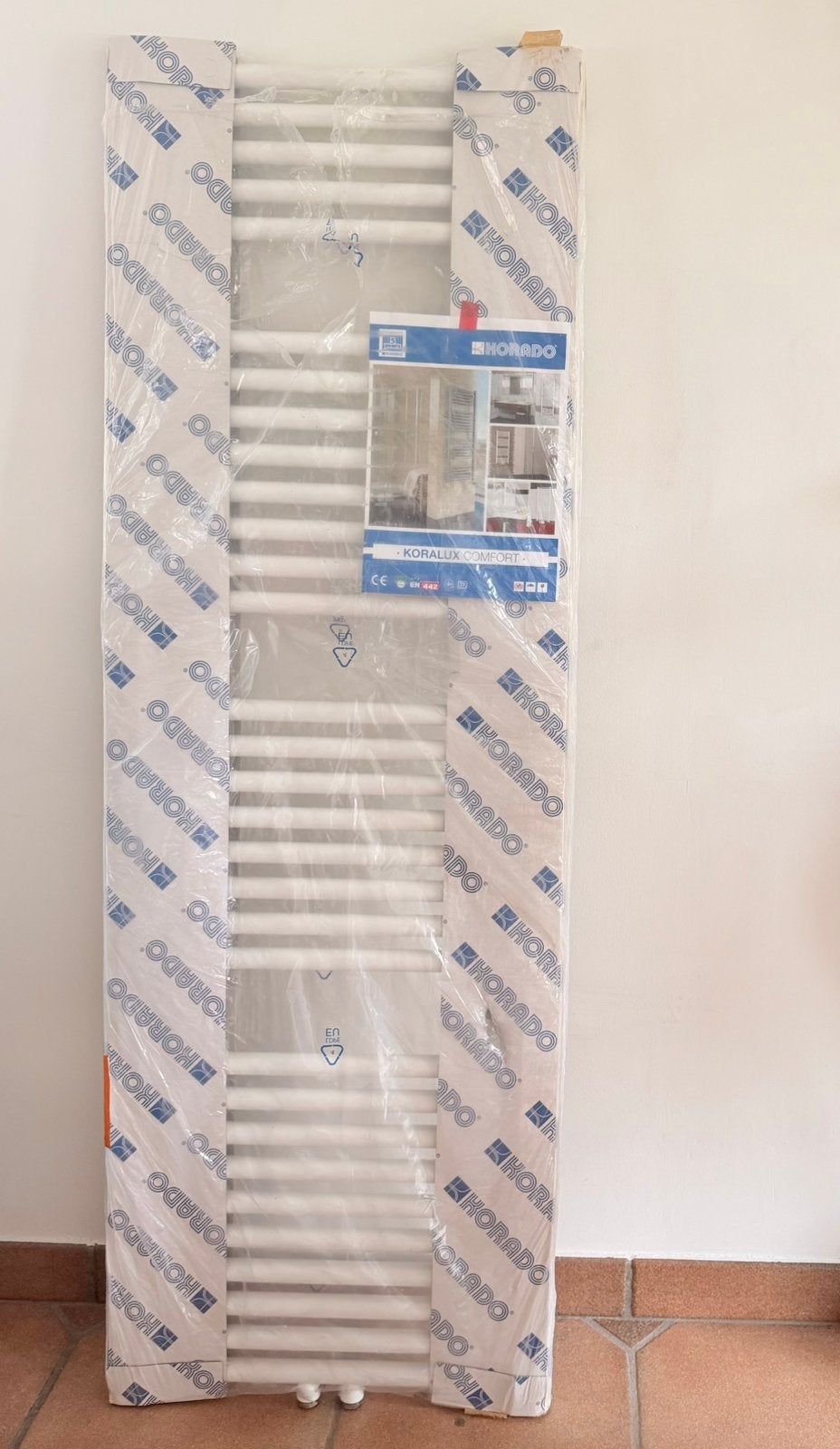 Nieuwe Korado Koralux Linear handdoekradiator, Ophalen, 500 tot 800 watt, Radiator, Nieuw