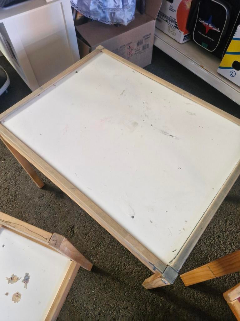 Kinder krijt en tekenbord met tafeltje en 2 stoeltjes, Ophalen