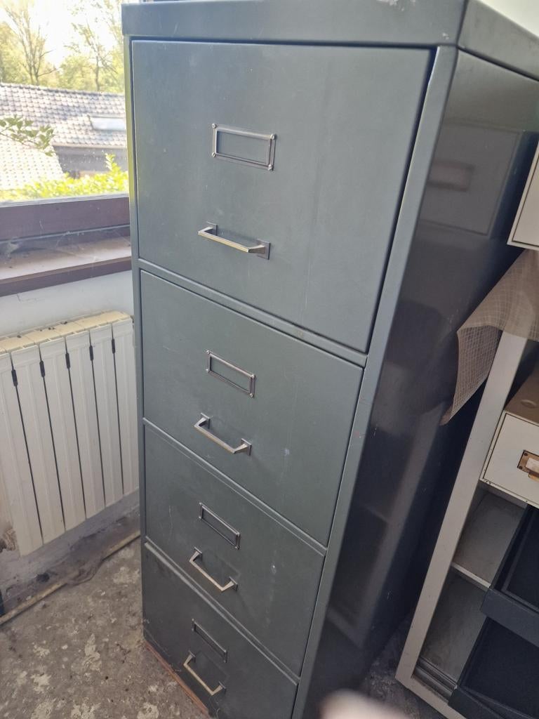 Armoire métallique à tiroirs, Enlèvement