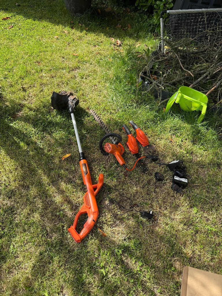 outils de jardin, 30 à 50 cm, Enlèvement, Utilisé, Black&Decker